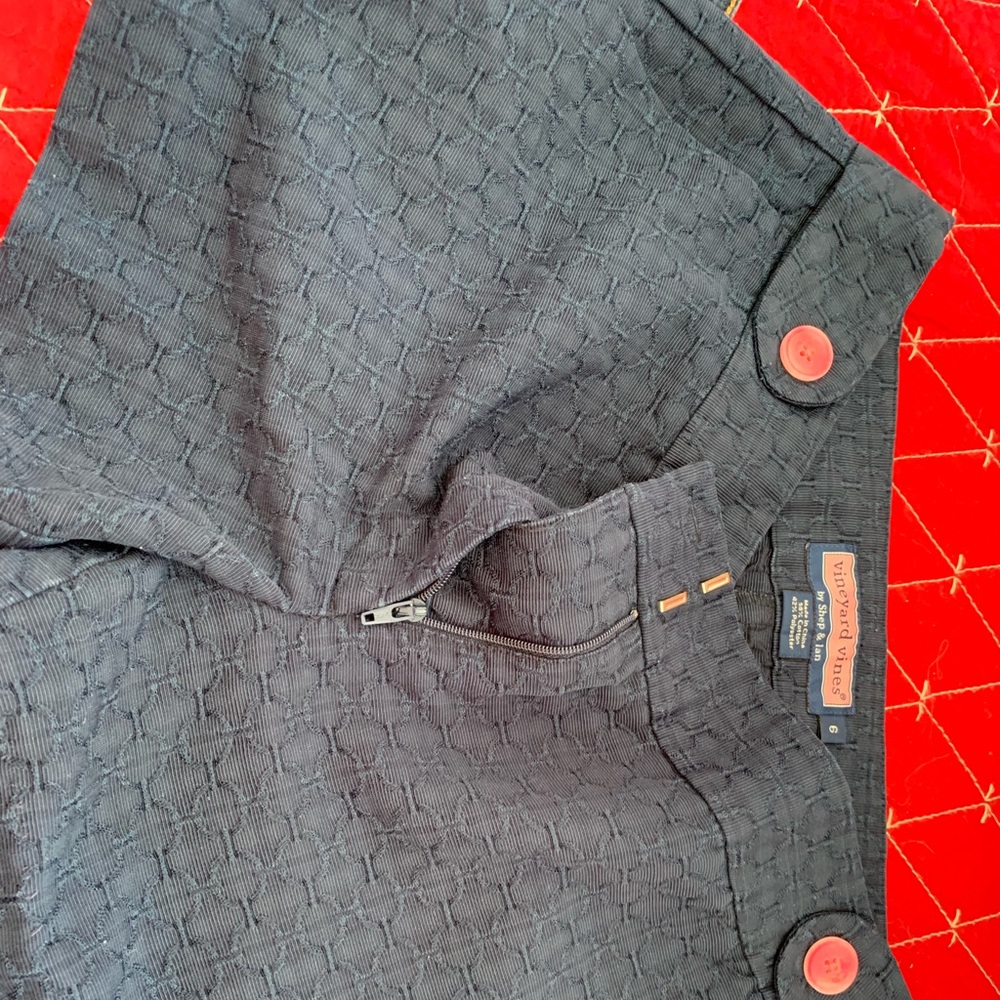 Vineyard Vines navy blue shorts